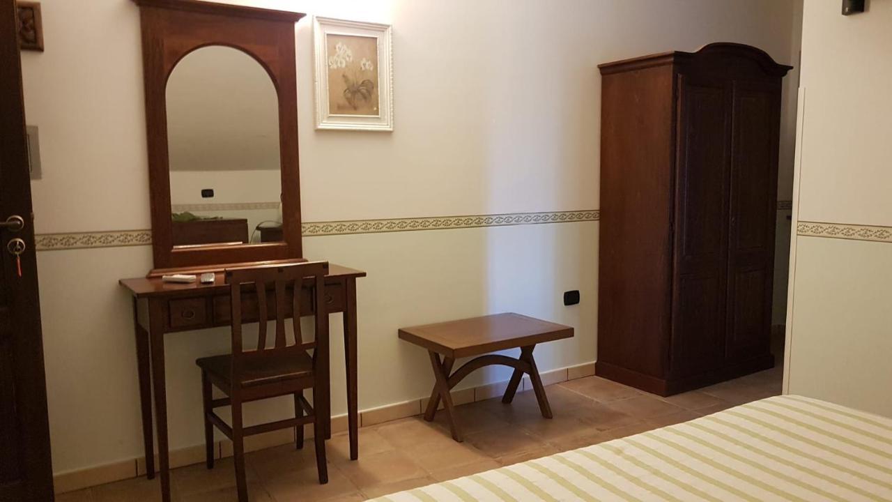 B&B L'Eucalipto Paola Esterno foto