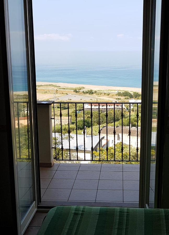 B&B L'Eucalipto Paola Esterno foto