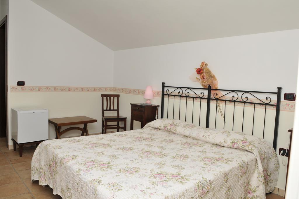 B&B L'Eucalipto Paola Camera foto
