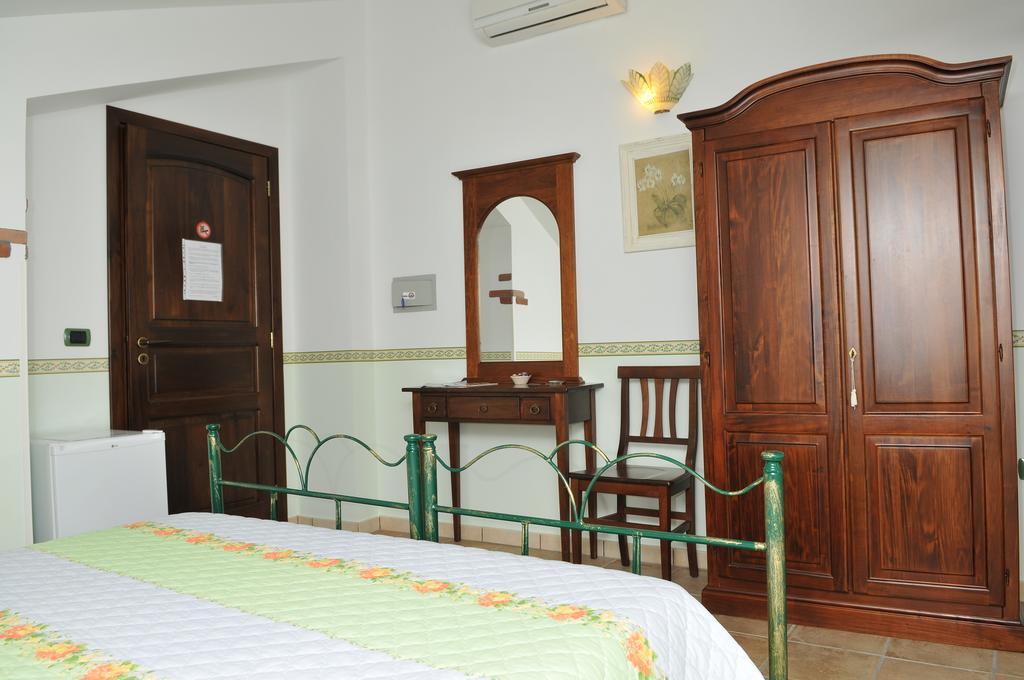 B&B L'Eucalipto Paola Camera foto
