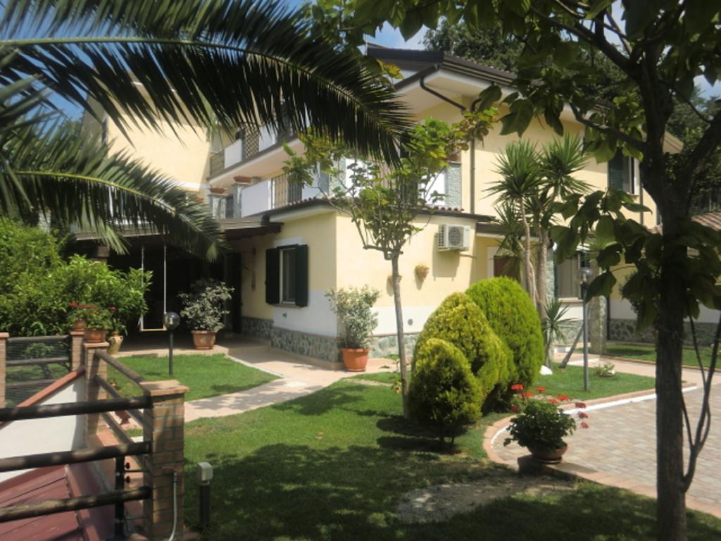 B&B L'Eucalipto Paola Esterno foto