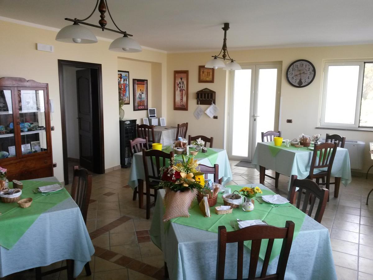 B&B L'Eucalipto Paola Esterno foto